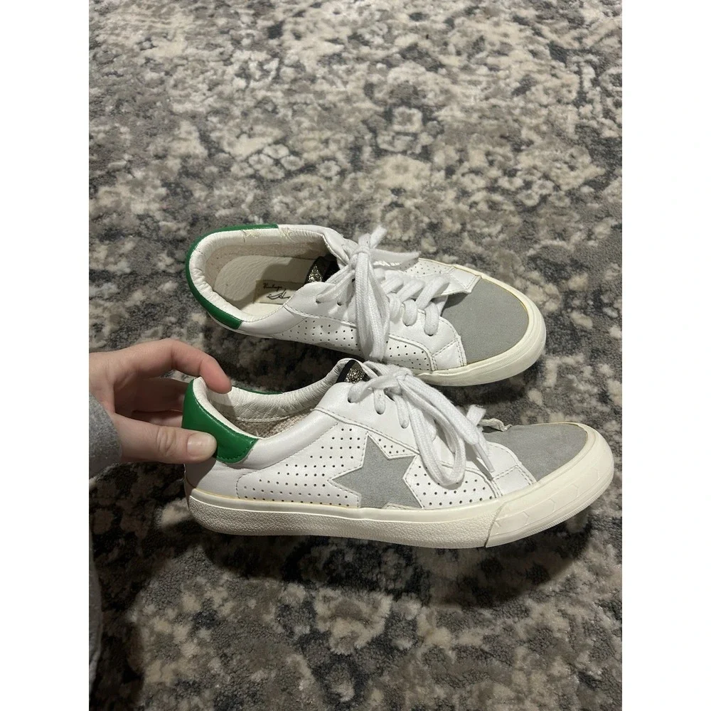 Women's Vintage Havanna Green And White Shoes Size 7.5‎